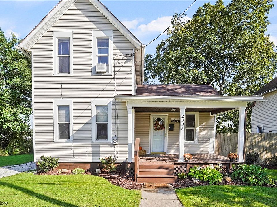 1st image of 2385 2nd St