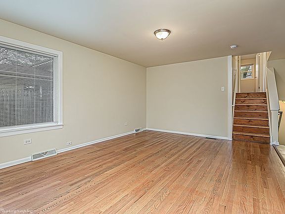 3rd image of 16437 Blair Ln