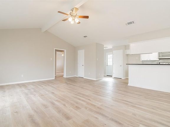 4th image of 219 W Willwood Dr