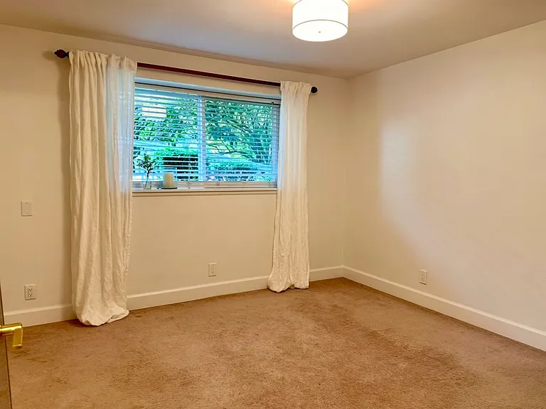 623 Carol Way #B — Photo 46