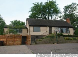 17800 Hutchins Dr, Minnetonka, MN 55345