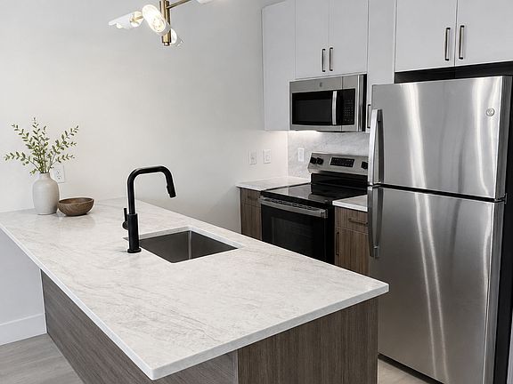 3rd image of 1 Lawson Ln #407
