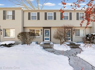 1675 Graefield Rd, Birmingham, MI 48009