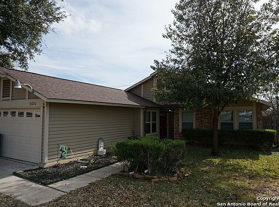 3rd image of 10202 Cedarbend Dr