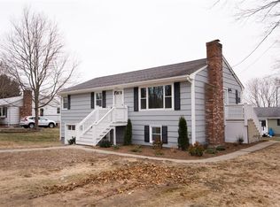 3 Viking Dr, Portsmouth, RI 02871