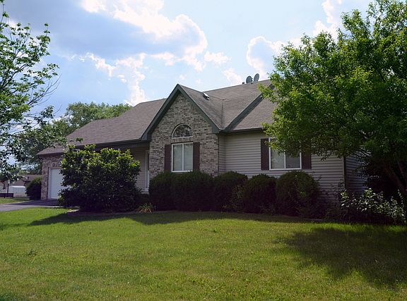 2nd image of 1051 Reimann Ave