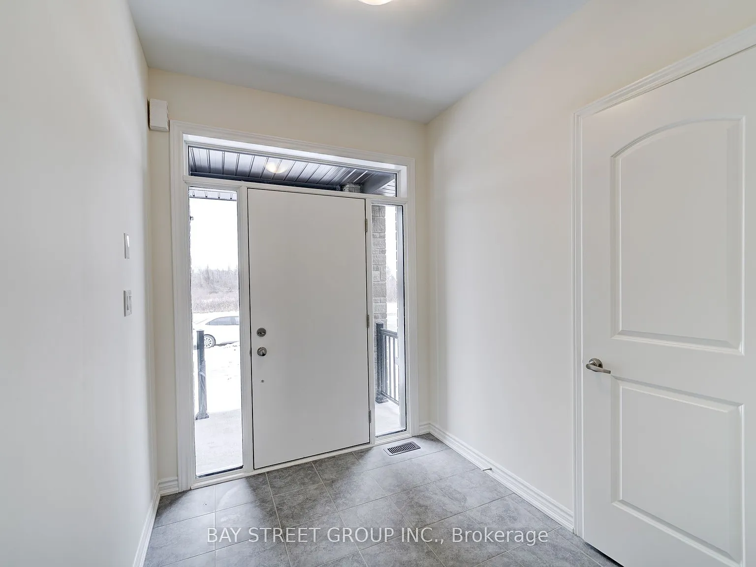 3 bed, $3,200 — Photo 3
