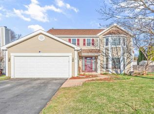 926 Stone Creek Cir, Crystal Lake, IL 60014