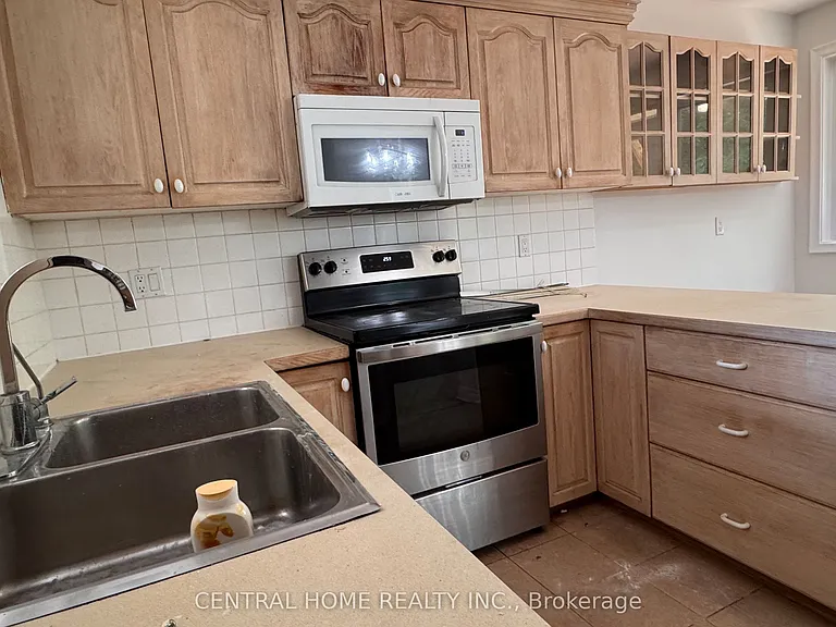 100 Burbank Dr — Photo 8