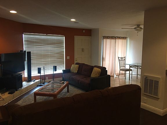 3rd image of 688 Ascot Dr