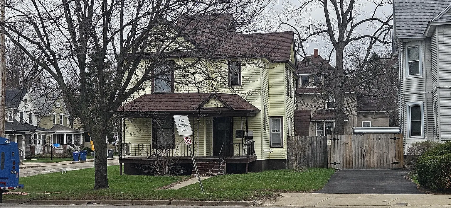 1803 Portage St photo 1