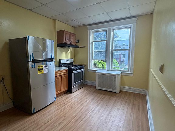 3rd image of 141 67th St #1