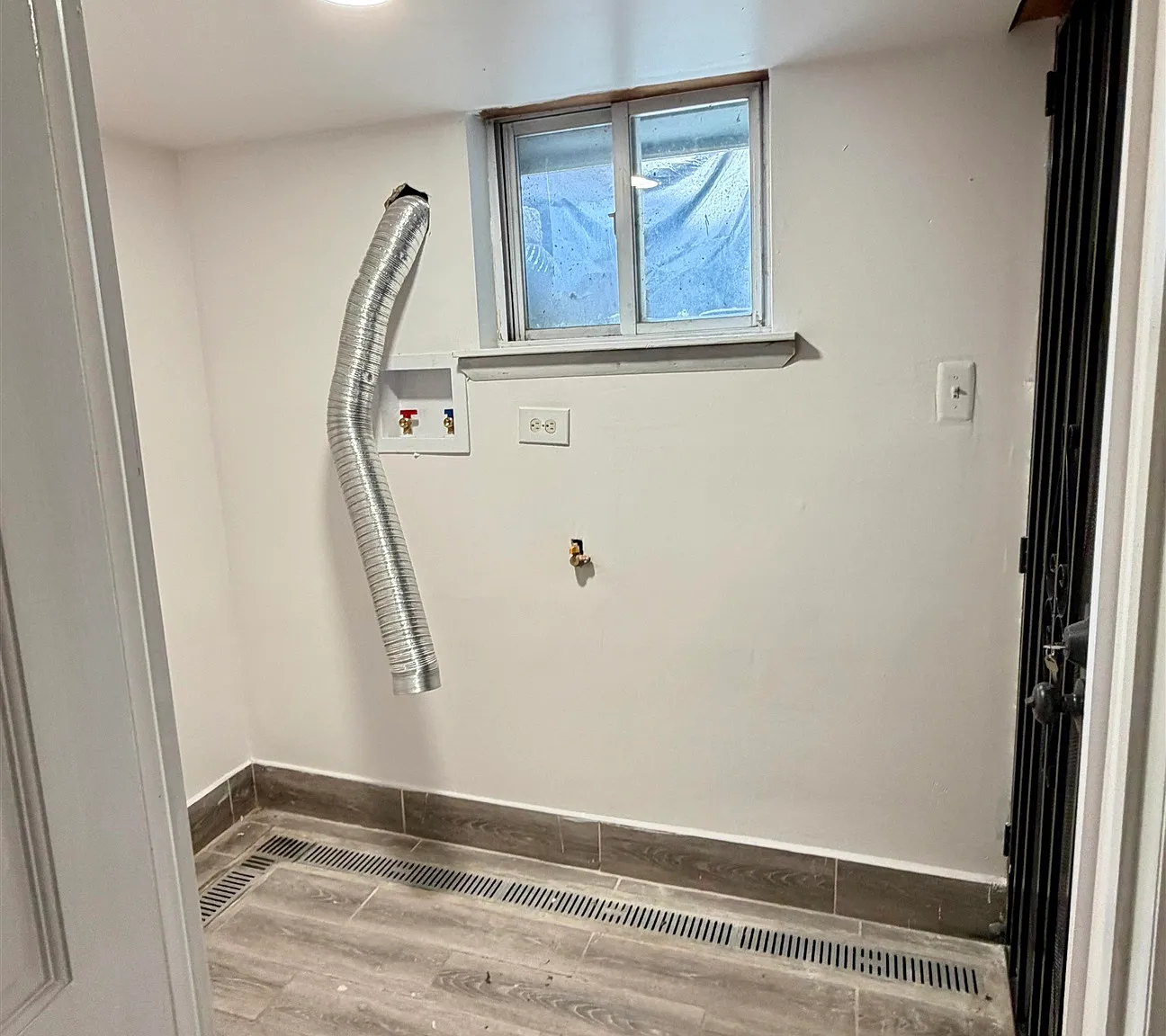 2 bed, 1.0 bath, $1,650 — Photo 4