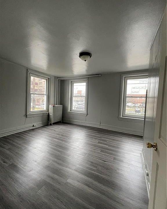 2nd image of 447 W Linden St Floor 2