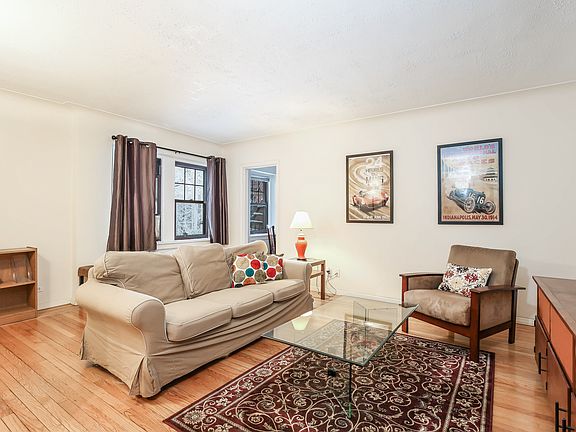 Living room with garden view