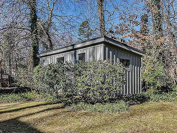 1402 Roanoke Dr — Photo 37