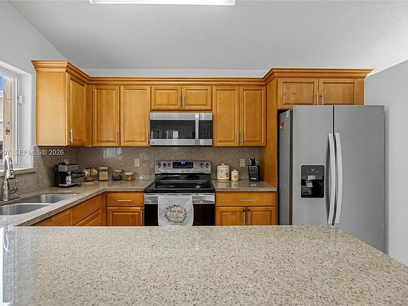 3rd image of 3254 W 78th St