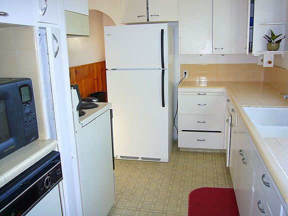 Kitchen  --- all appliances stay