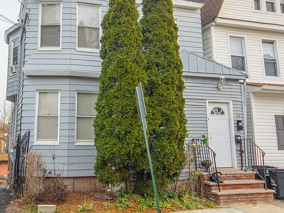 2nd image of 54 Newton Pl Unit 1