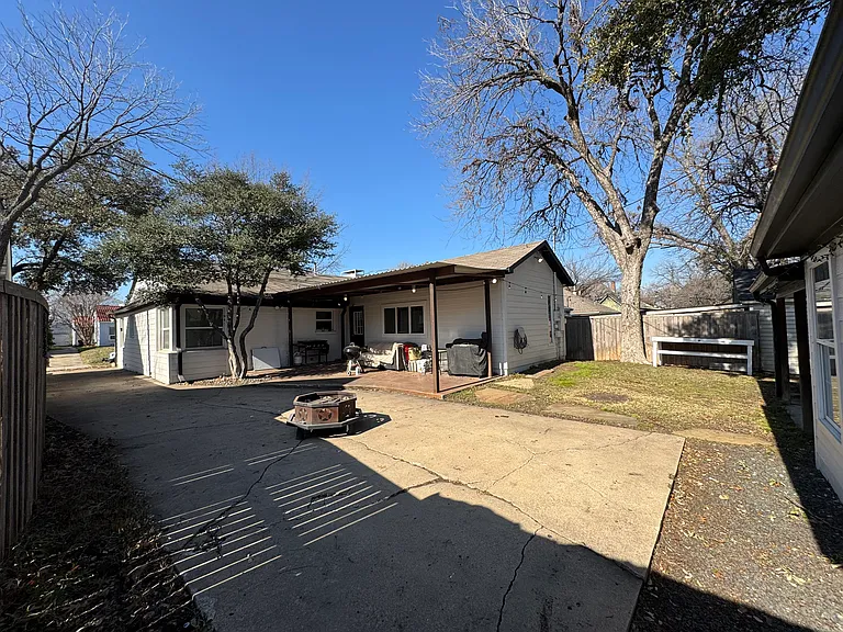 3253 Cockrell Ave — Photo 11