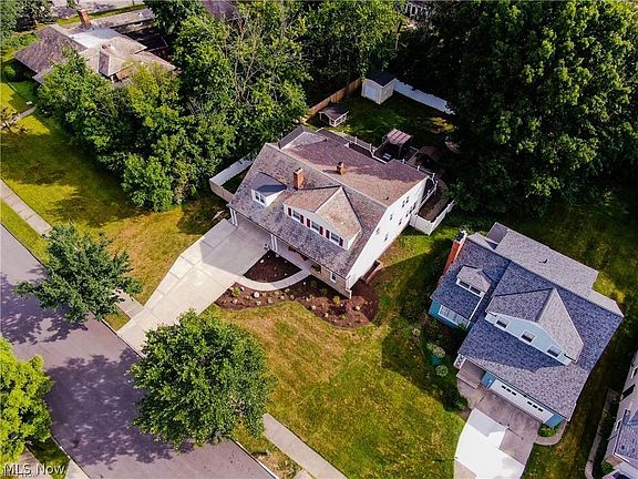 3rd image of 1452 Westover Rd