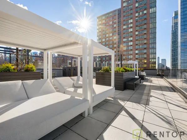 554 West 46th Street image 20 of 22