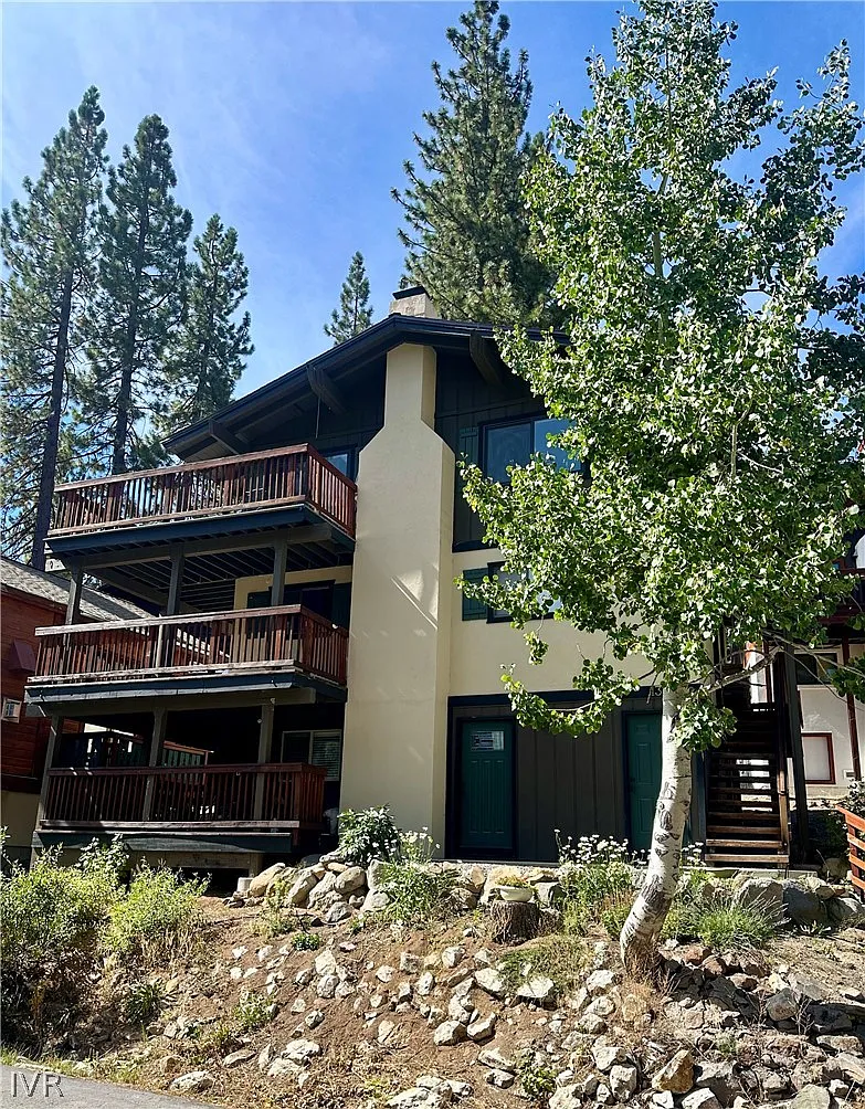 3 bed, 2.0 bath, 1500 sqft, $3,400 — Photo 1