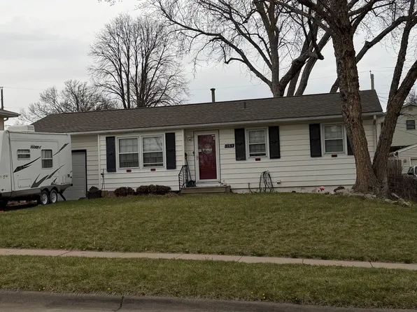 12814 A St, Omaha, NE 68144
