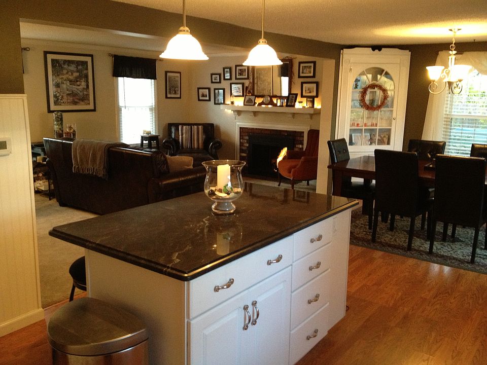 2nd image of 110 Davisville Rd