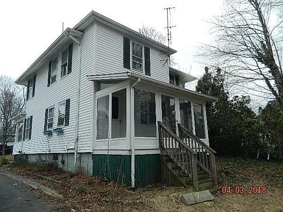 4th image of 22 Clarence Ave
