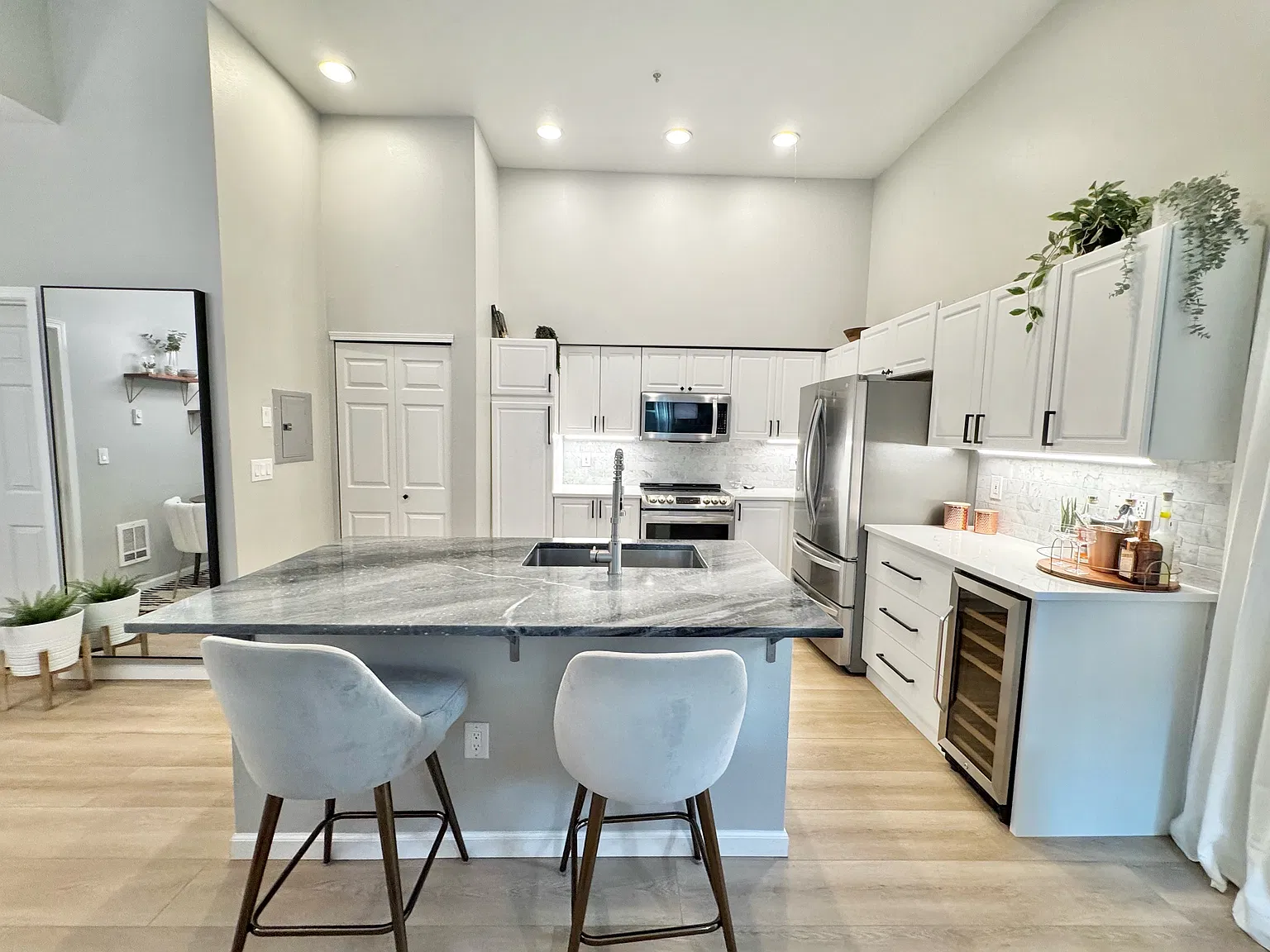 Juanita Woodinville Way NE — Photo 1