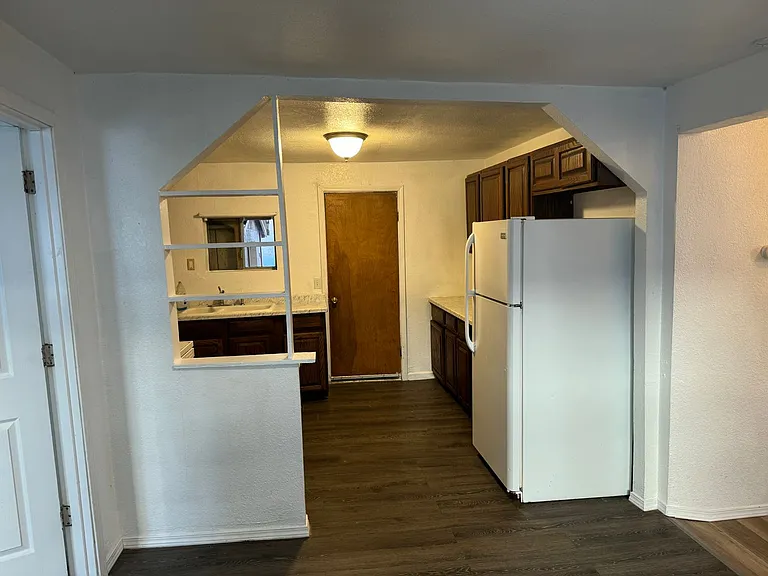 855 SE Flint St — Photo 1