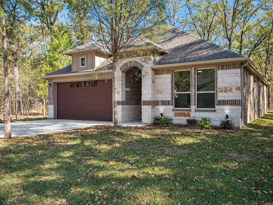 1st image of 208 Driftwood Dr