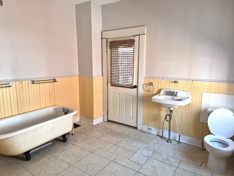 Full Bath 2nd Flr_08072026
