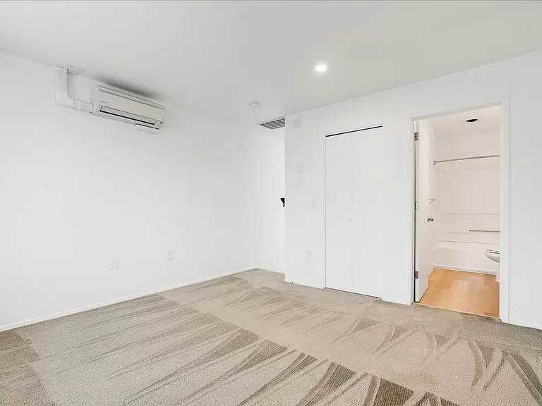 Kearney Court Apartments — Photo 18