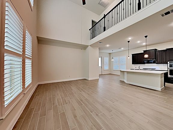 3rd image of 17534 Sequoia Dr