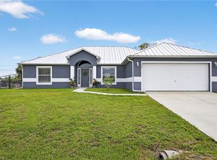 2525 NE 4th Pl, Cape Coral, FL 33909