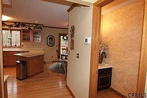 5th image of 31 Orchard Park Dr