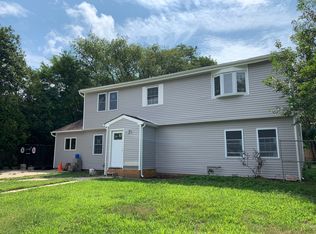 30 Ash St, Central Islip, NY 11722