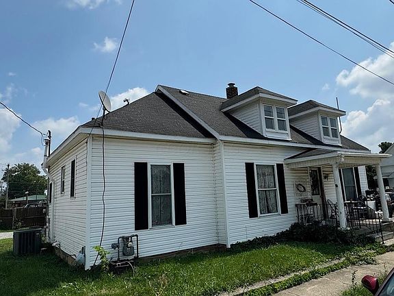 3rd image of 221 Walker St
