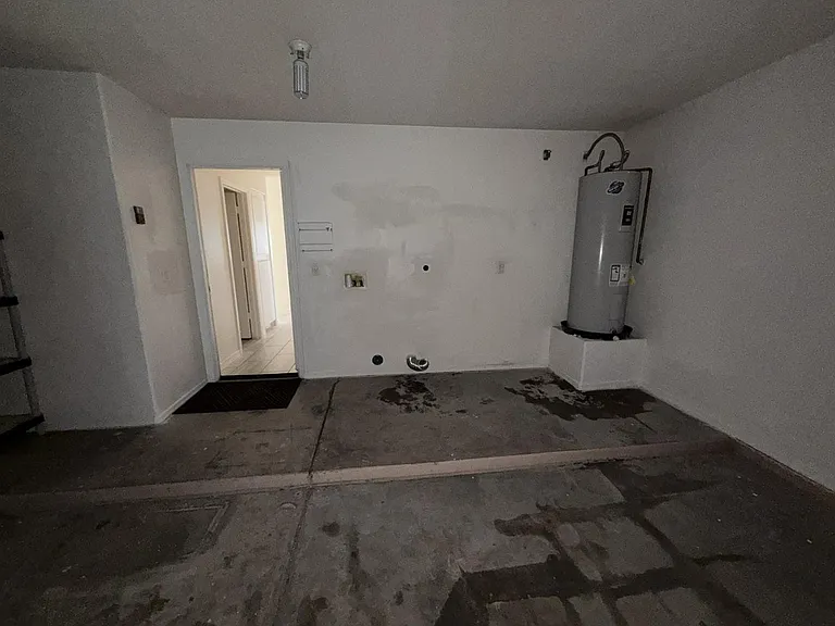 8563 W Mission Ln — Photo 20