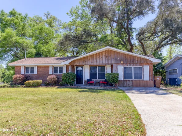 2301 Arbor Dr, Biloxi, MS 39531