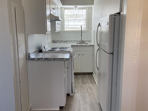 3rd image of 540 1/2 S Flood Ave #1