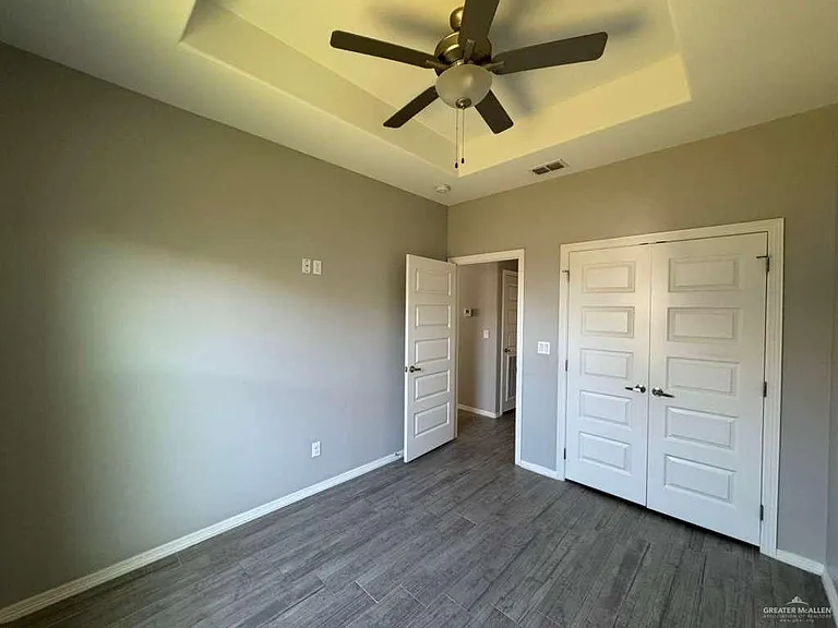 5007 N Winona Dr #3 — Photo 7