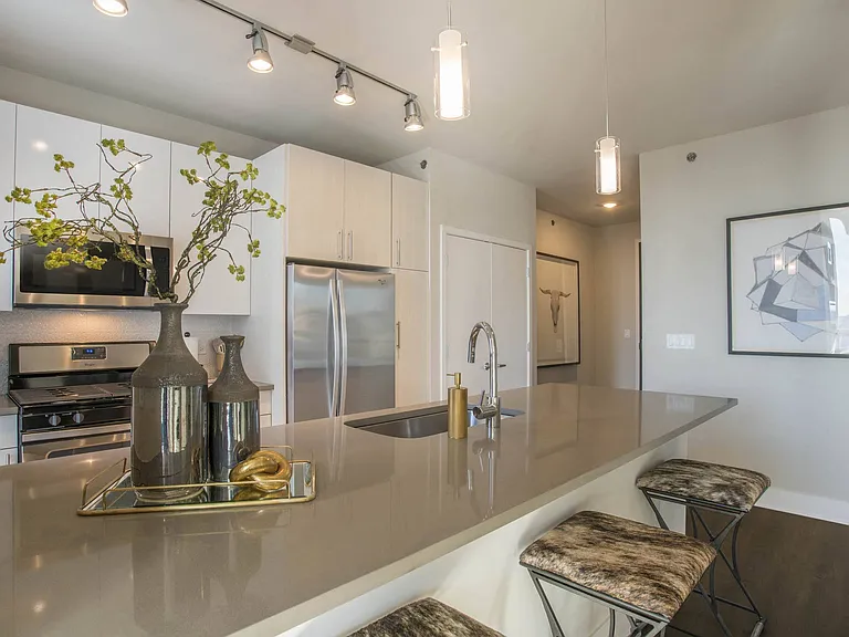 The Elle Apartments — Photo 6