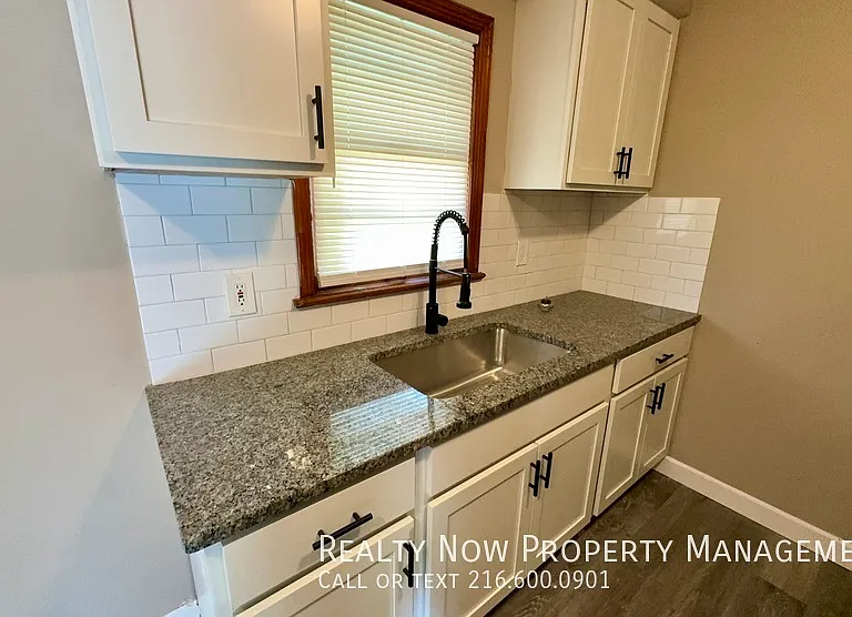 5200 Miller Ave — Photo 6