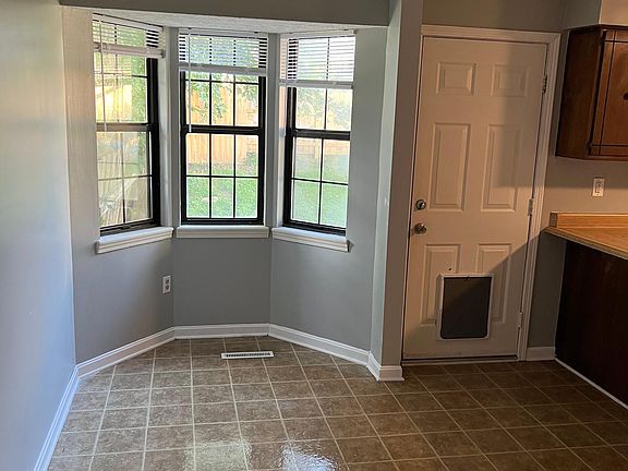 4th image of 2733 Pioneer Ct