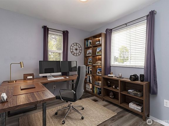 5th image of 22204 Cedarview Drive E