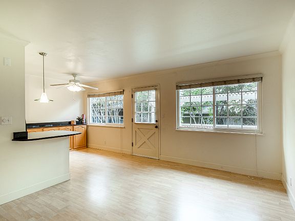 3rd image of 225 Massol Ave APT B