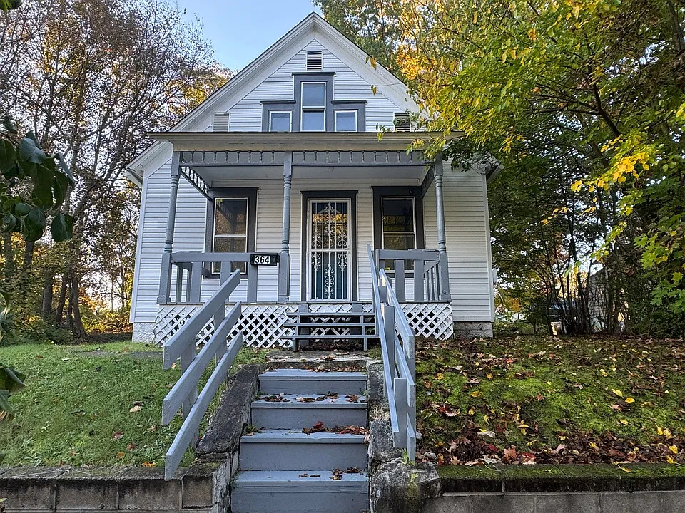364 Campbell St
